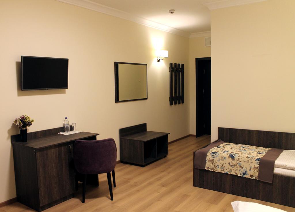 בוריספיל Non-Stop Economy Hotel מראה חיצוני תמונה
