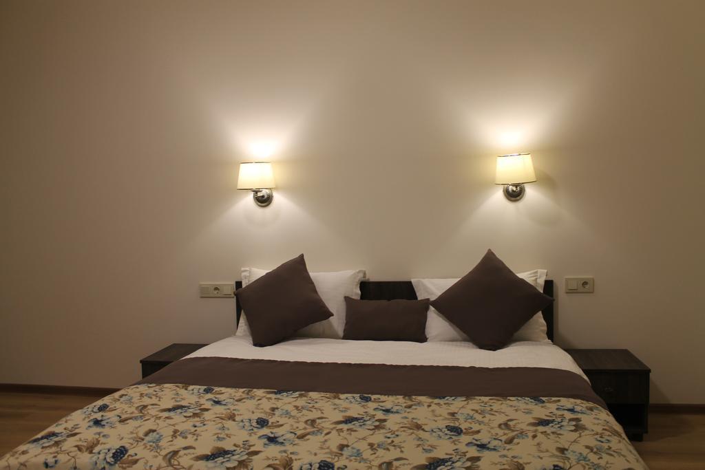 בוריספיל Non-Stop Economy Hotel מראה חיצוני תמונה