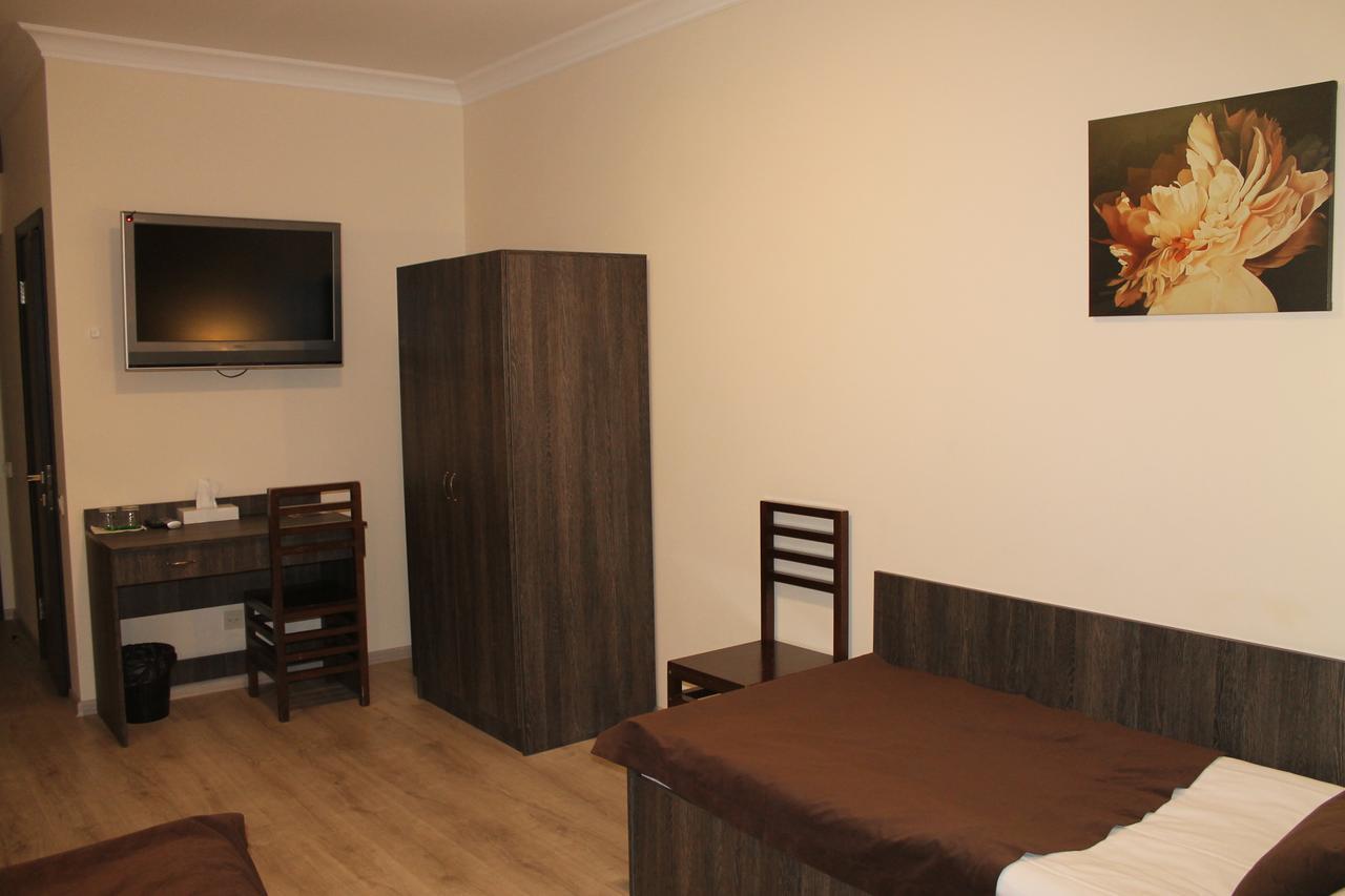 בוריספיל Non-Stop Economy Hotel מראה חיצוני תמונה
